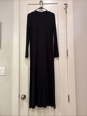 Old Navy Black Long-Sleeve Maxi Dress